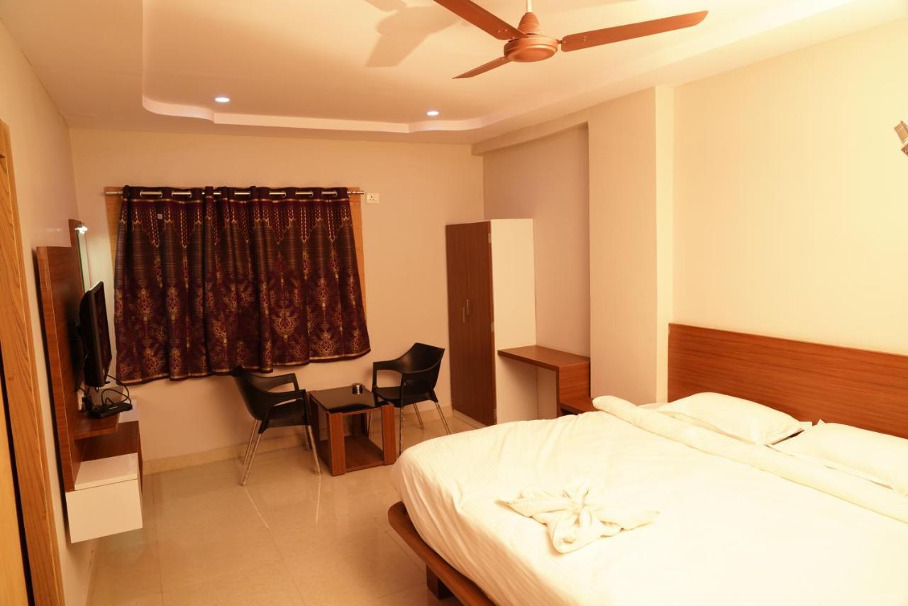 Swagath Residency Kākināda 외부 사진
