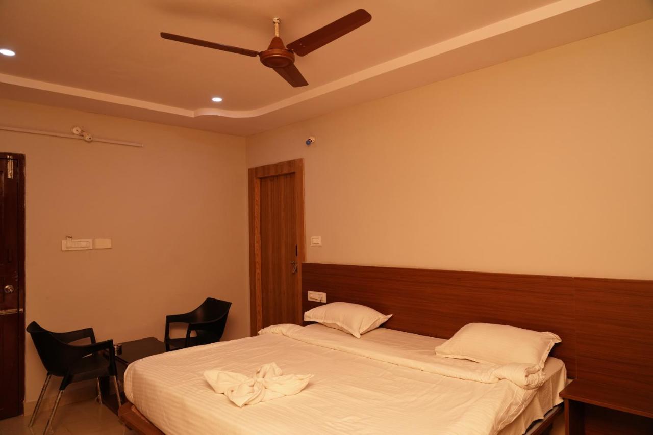 Swagath Residency Kākināda 외부 사진